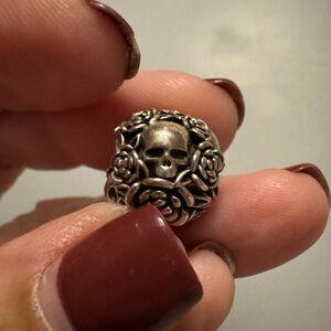 Bella-Fascini rose bush with skulls in sterling silver